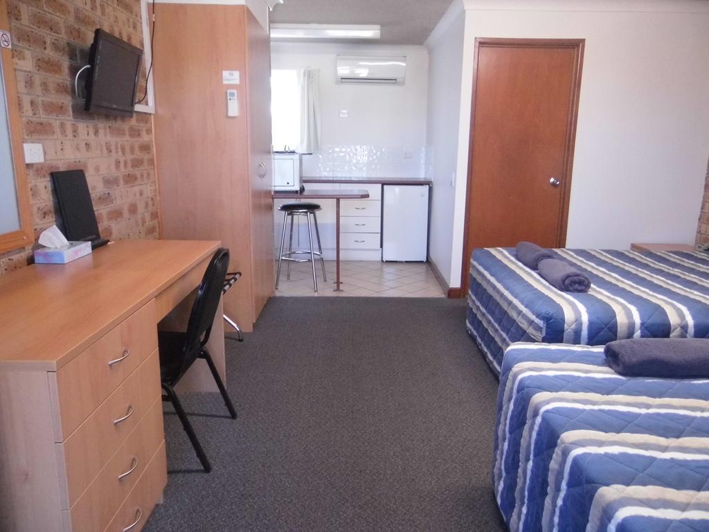 Nanango Fitzroy Motel Extérieur photo
