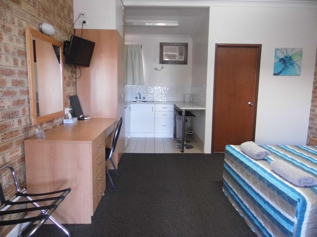 Nanango Fitzroy Motel Extérieur photo