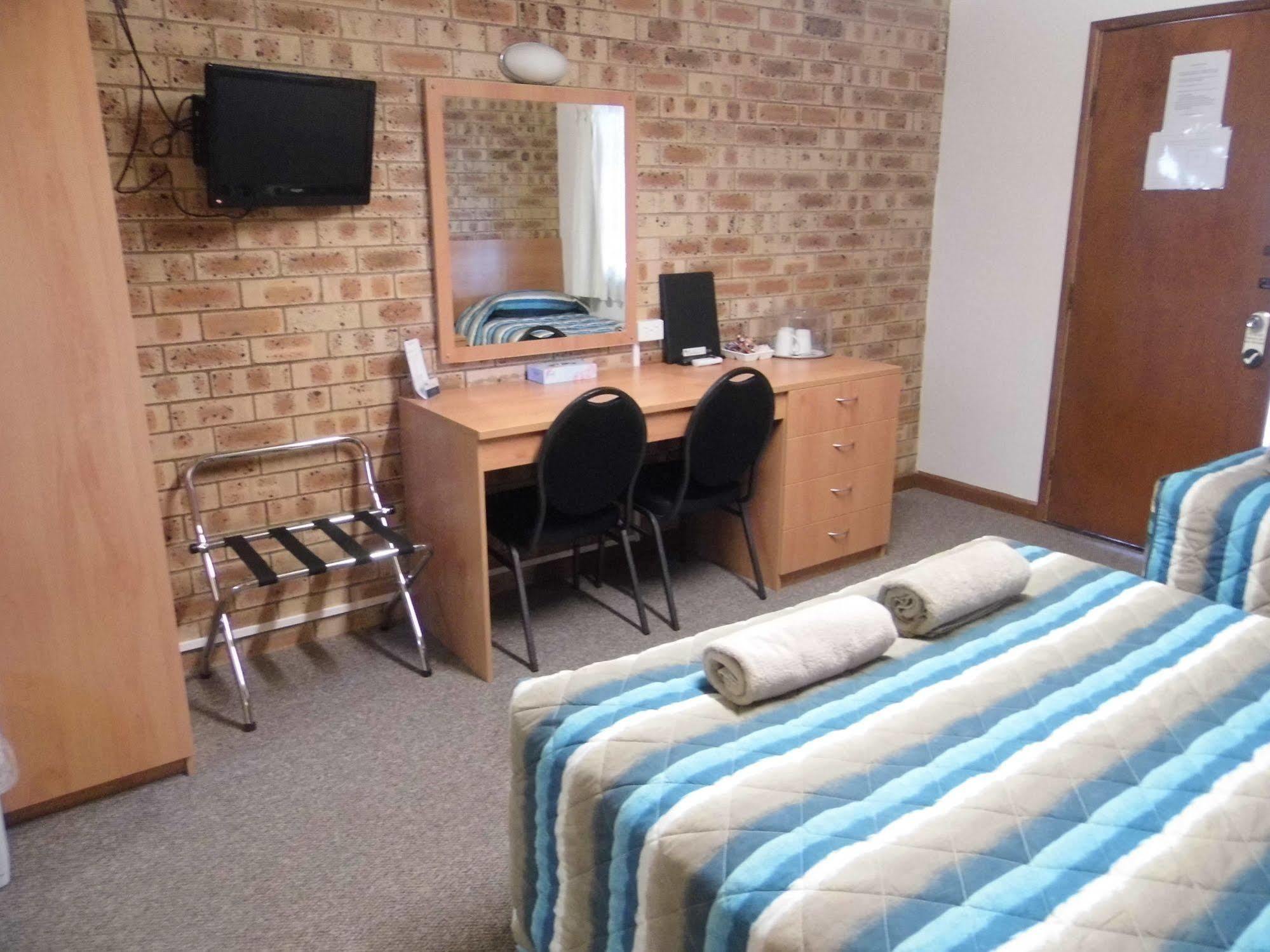 Nanango Fitzroy Motel Extérieur photo